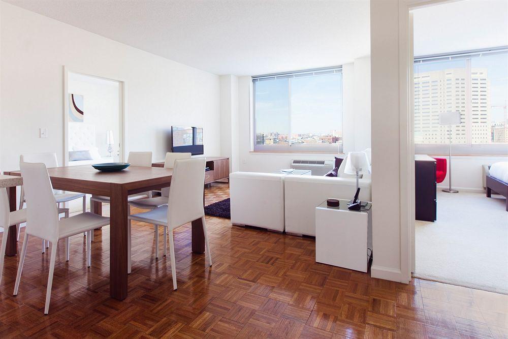Sky City Apartments New York Buitenkant foto